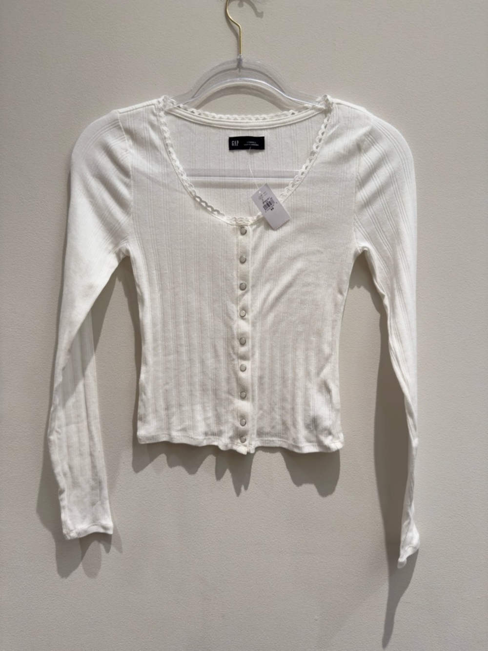 NWT- GAP Long Sleeve Pointelle Crop White  Snap Button Cardigan Size XS Women’s - Picture 2 of 9
